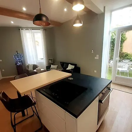 Classe 4 Etoiles - Cybele - Centre 2 Chambres, Cour Privative Et Garage