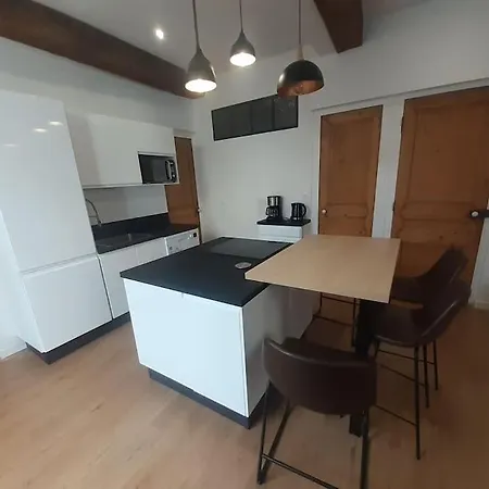 Classe 4 Etoiles - Cybele - Centre 2 Chambres, Cour Privative Et Garage Apartment *