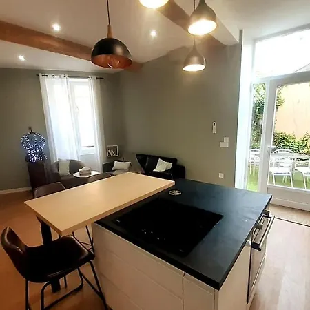 Classe 4 Etoiles - Cybele - Centre 2 Chambres, Cour Privative Et Garage *