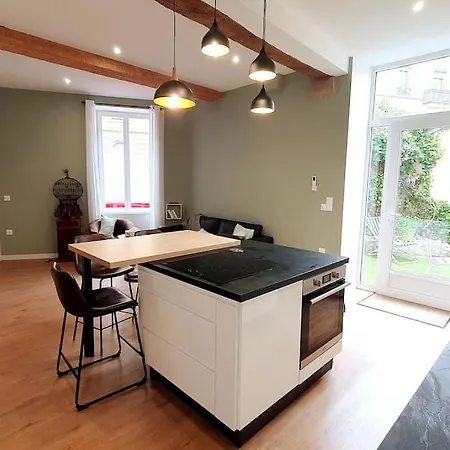 Classe 4 Etoiles - Cybele - Centre 2 Chambres, Cour Privative Et Garage