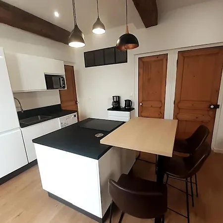 Classe 4 Etoiles - Cybele - Centre 2 Chambres, Cour Privative Et Garage *